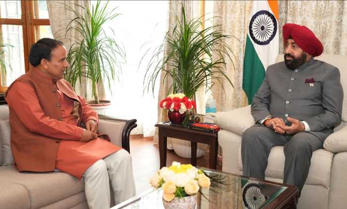 राज्यपाल से स्वास्थ्य और उच्च शिक्षा मंत्री डॉ. धन सिंह रावत ने शिष्टाचार भेंट की