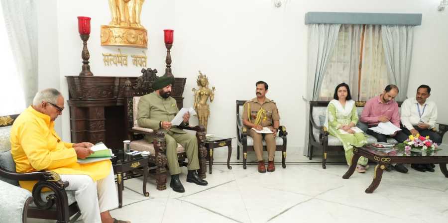 राज्यपाल ने राजभवन में आयोजित जन मिलन कार्यक्रम के अंतर्गत आमजन की विभिन्न समस्याएं सुनीं